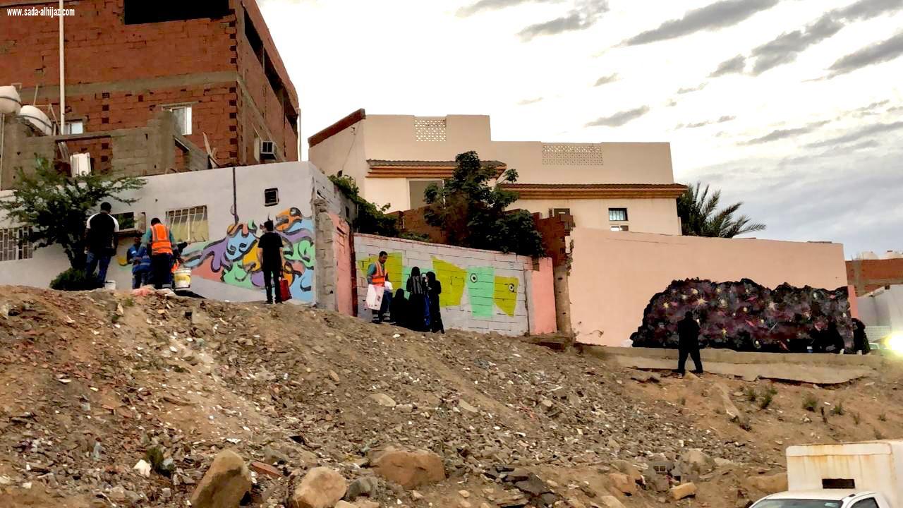 دهانات ورسومات فنية معالجة التلوث البصري على طريق الحرمين بجدة